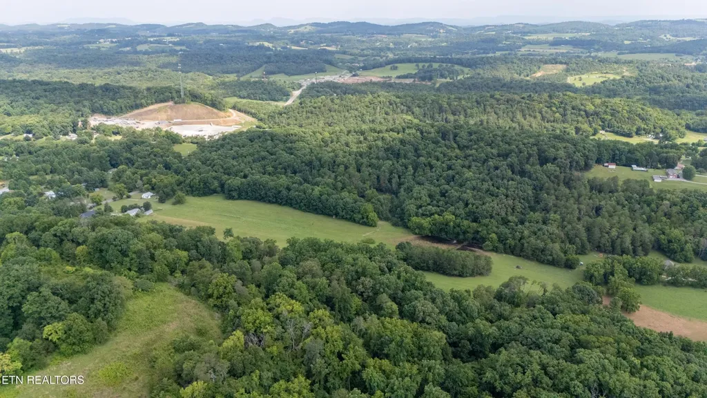 1246 Deep Springs Road Dandridge TN 37725
