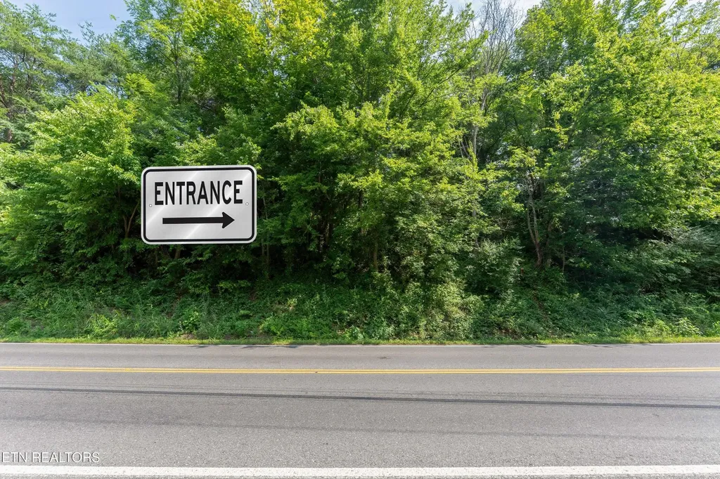 1246 Deep Springs Road Dandridge TN 37725