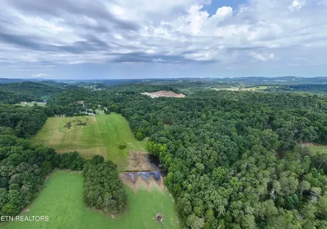 1246 Deep Springs Road Dandridge TN 37725