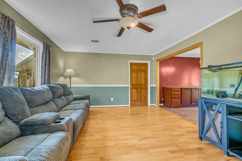 298 Langford Road Waverly TN 37185