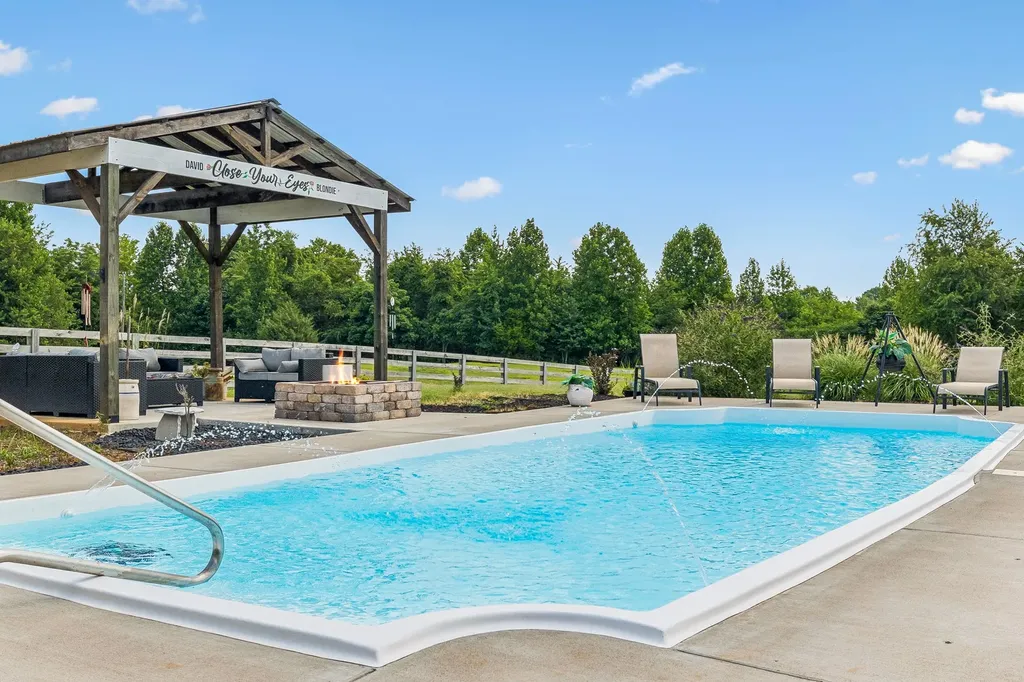 2745 Joe Mac Lipscomb Road Springfield TN 37172