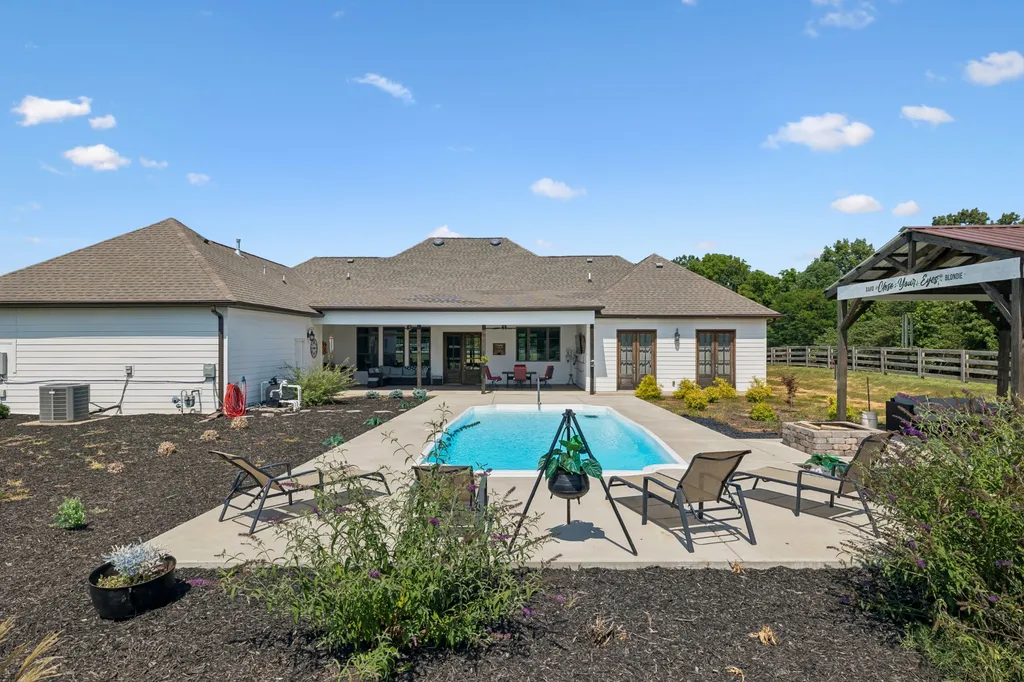 2745 Joe Mac Lipscomb Road Springfield TN 37172