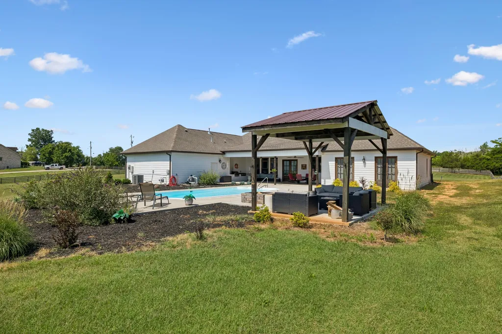 2745 Joe Mac Lipscomb Road Springfield TN 37172