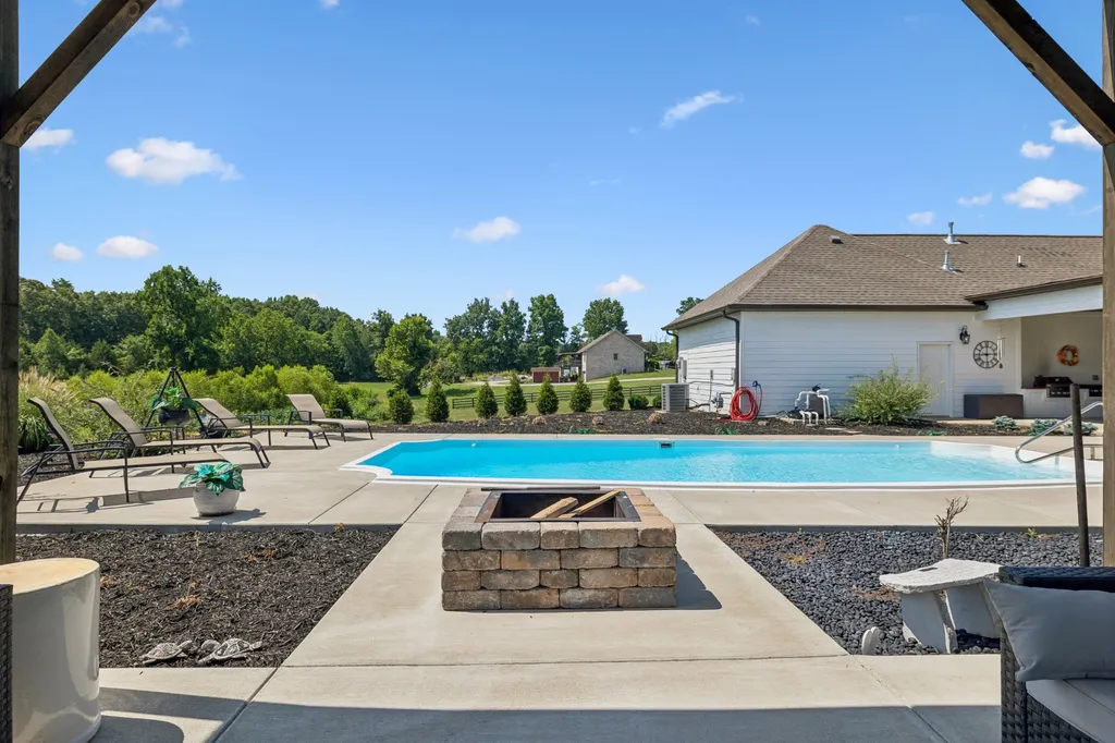 2745 Joe Mac Lipscomb Road Springfield TN 37172