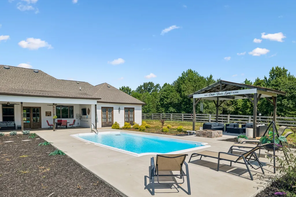 2745 Joe Mac Lipscomb Road Springfield TN 37172