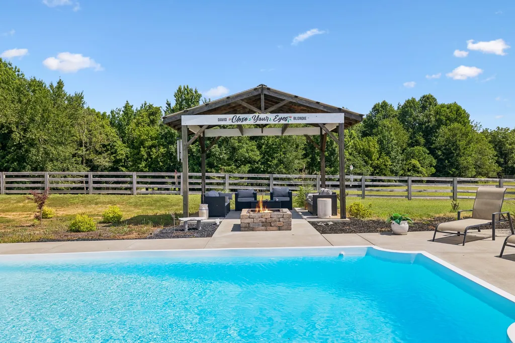 2745 Joe Mac Lipscomb Road Springfield TN 37172