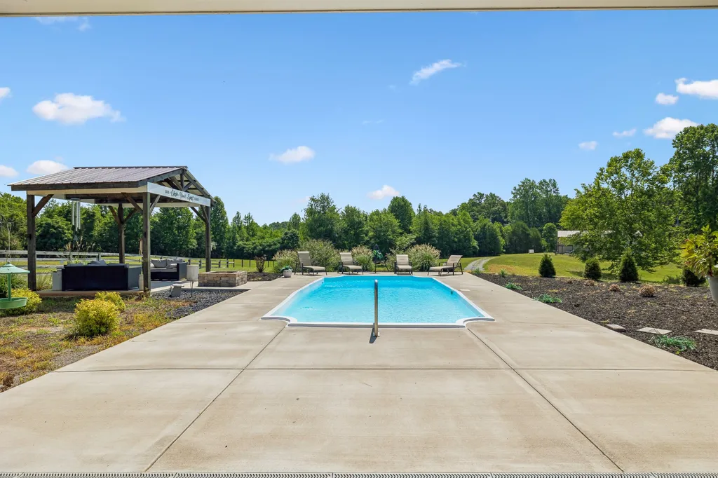 2745 Joe Mac Lipscomb Road Springfield TN 37172