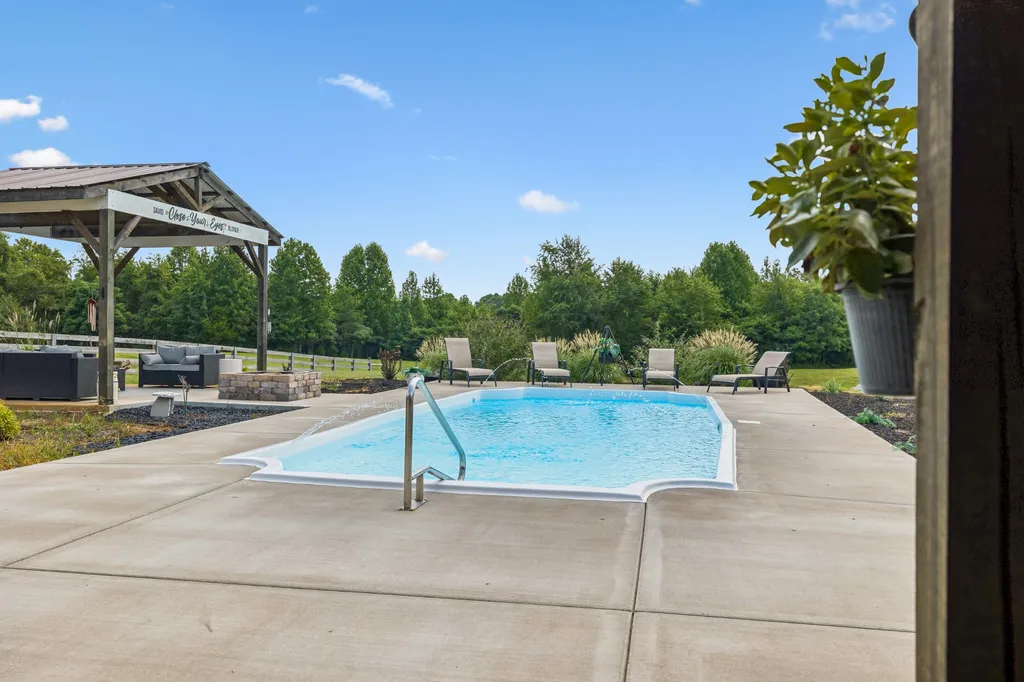 2745 Joe Mac Lipscomb Road Springfield TN 37172