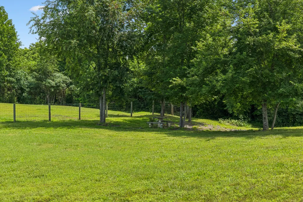 2745 Joe Mac Lipscomb Road Springfield TN 37172