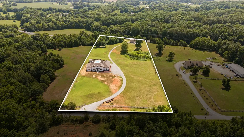 2745 Joe Mac Lipscomb Road Springfield TN 37172