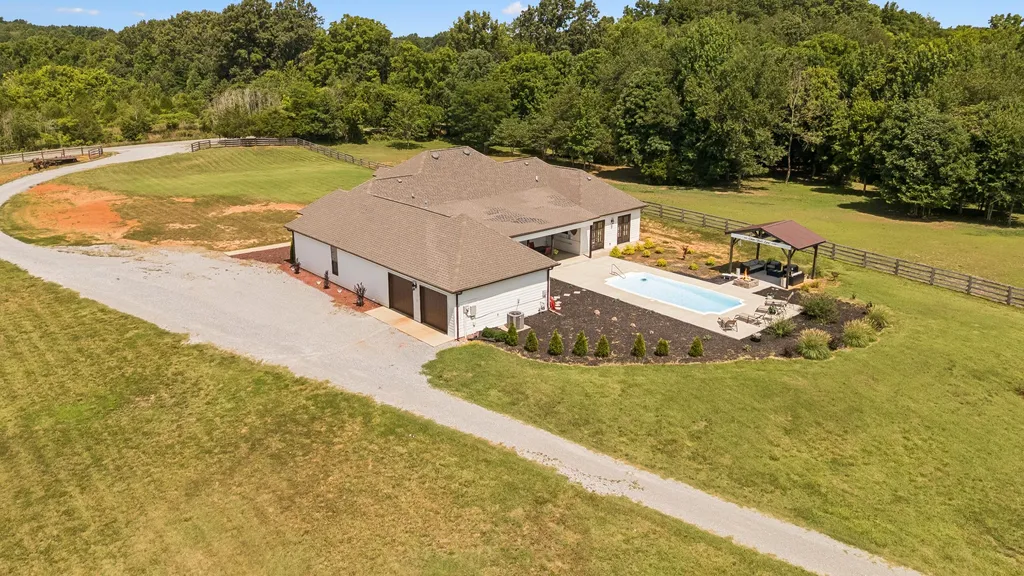 2745 Joe Mac Lipscomb Road Springfield TN 37172