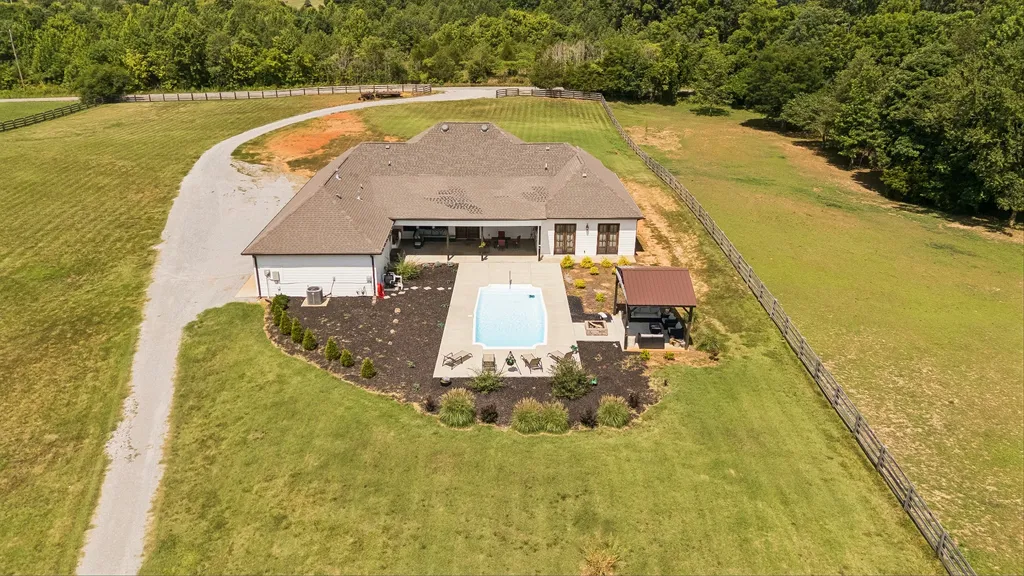2745 Joe Mac Lipscomb Road Springfield TN 37172