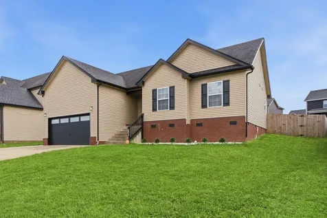 1854 Macarther Way Clarksville TN 37042
