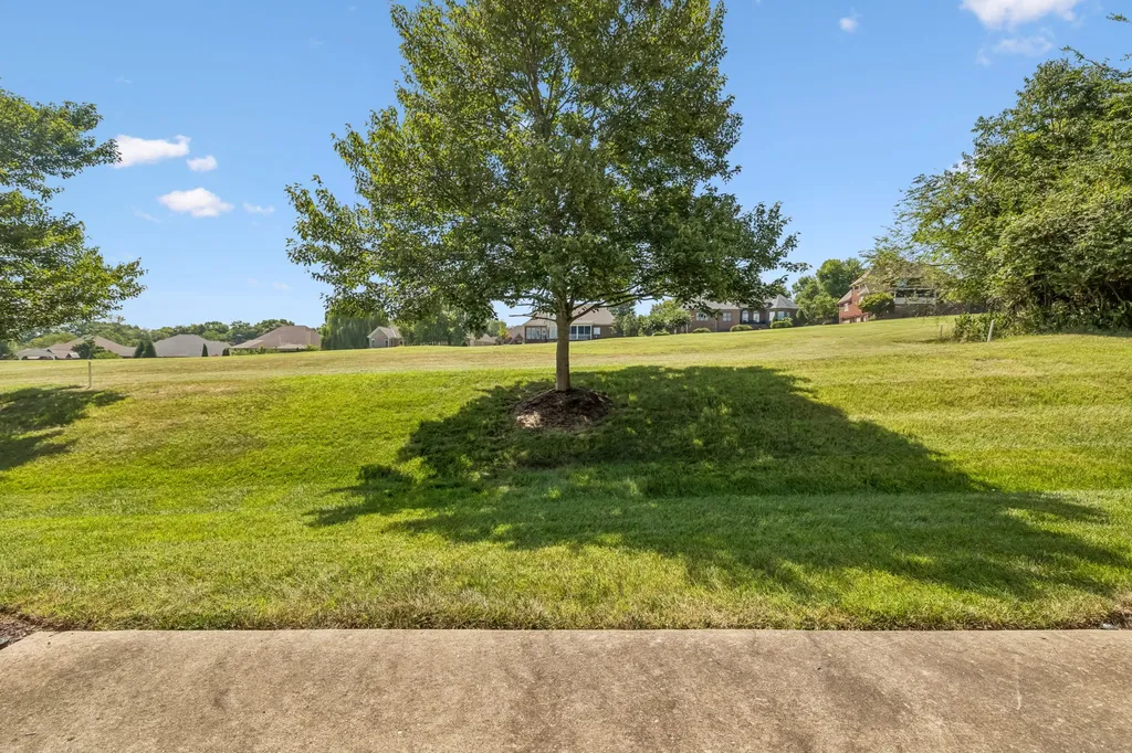 143 Village Circle Lebanon TN 37087