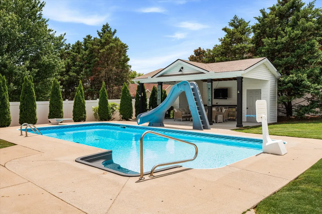 3264 Colchester Circle Lebanon TN 37087