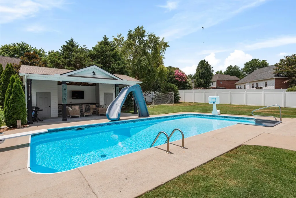 3264 Colchester Circle Lebanon TN 37087