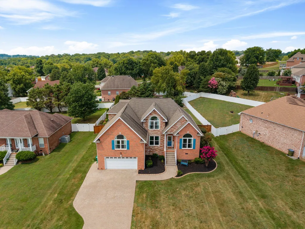 3264 Colchester Circle Lebanon TN 37087