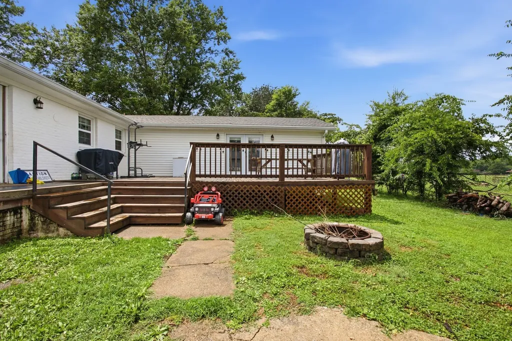 1900 Holly Grove Road Lewisburg TN 37091