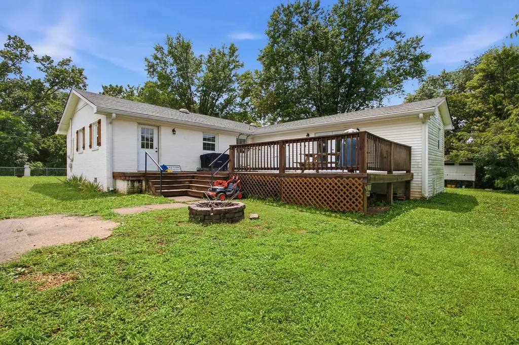 1900 Holly Grove Road Lewisburg TN 37091