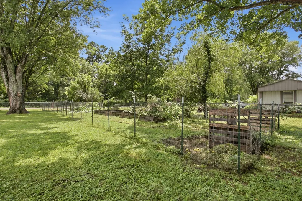 1900 Holly Grove Road Lewisburg TN 37091
