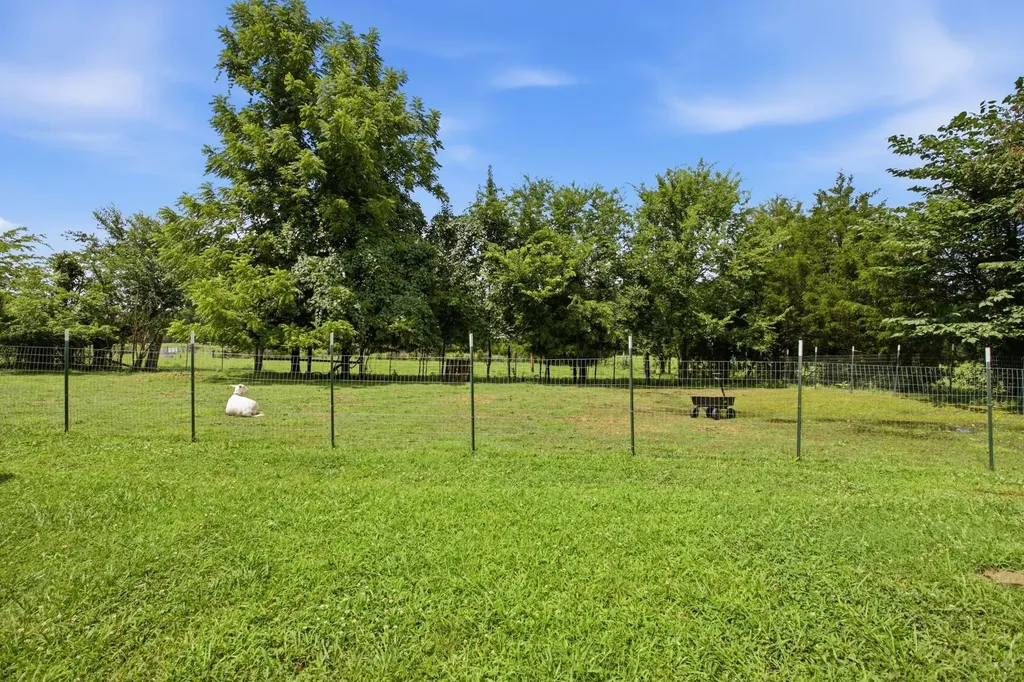 1900 Holly Grove Road Lewisburg TN 37091
