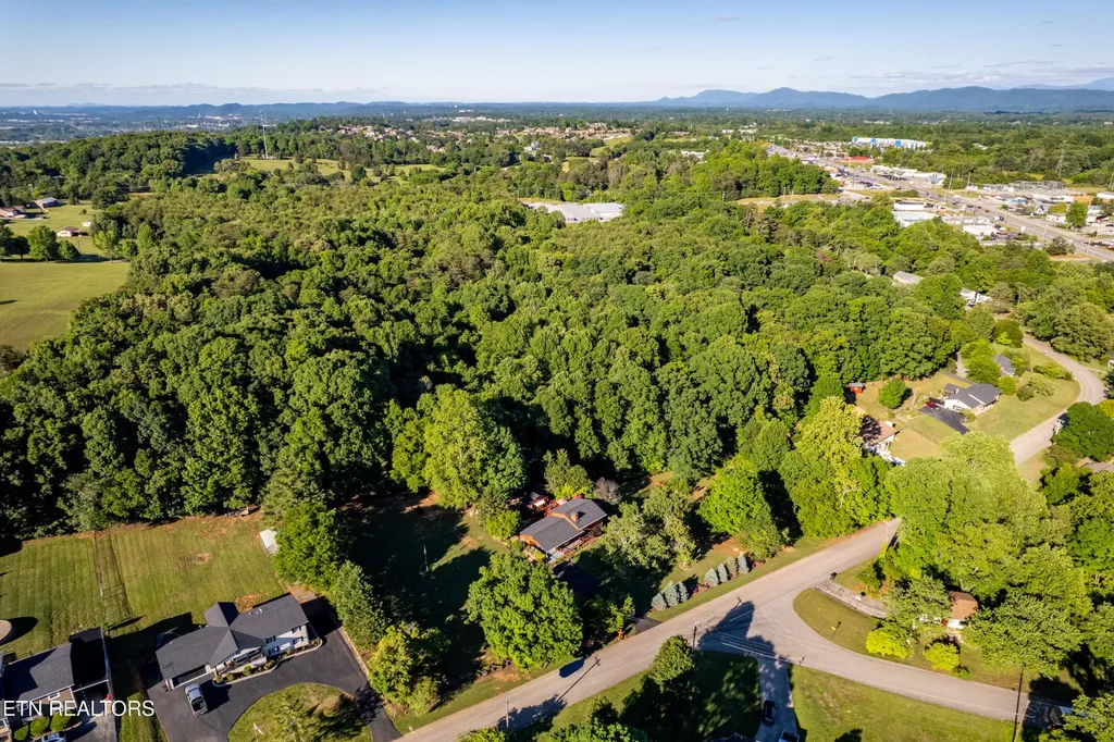 2837 Rambling Road Maryville TN 37801