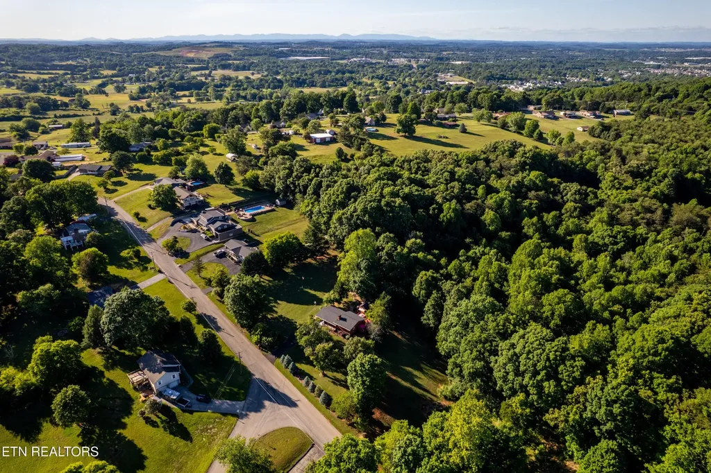 2837 Rambling Road Maryville TN 37801