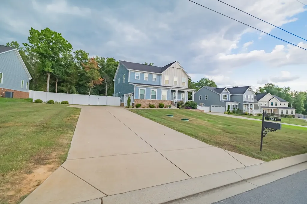 1623 Lila Drive Murfreesboro TN 37128