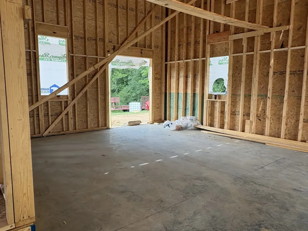 1740 Long Hollow Pike Gallatin TN 37066