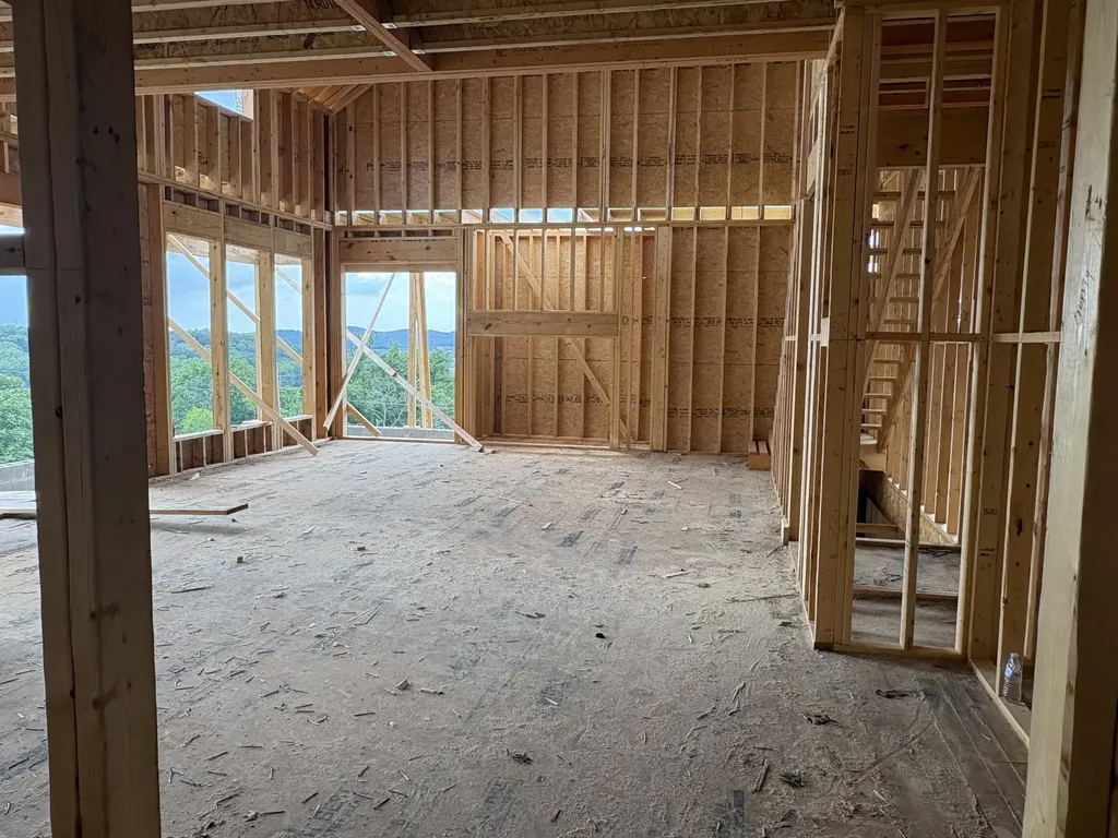 1740 Long Hollow Pike Gallatin TN 37066