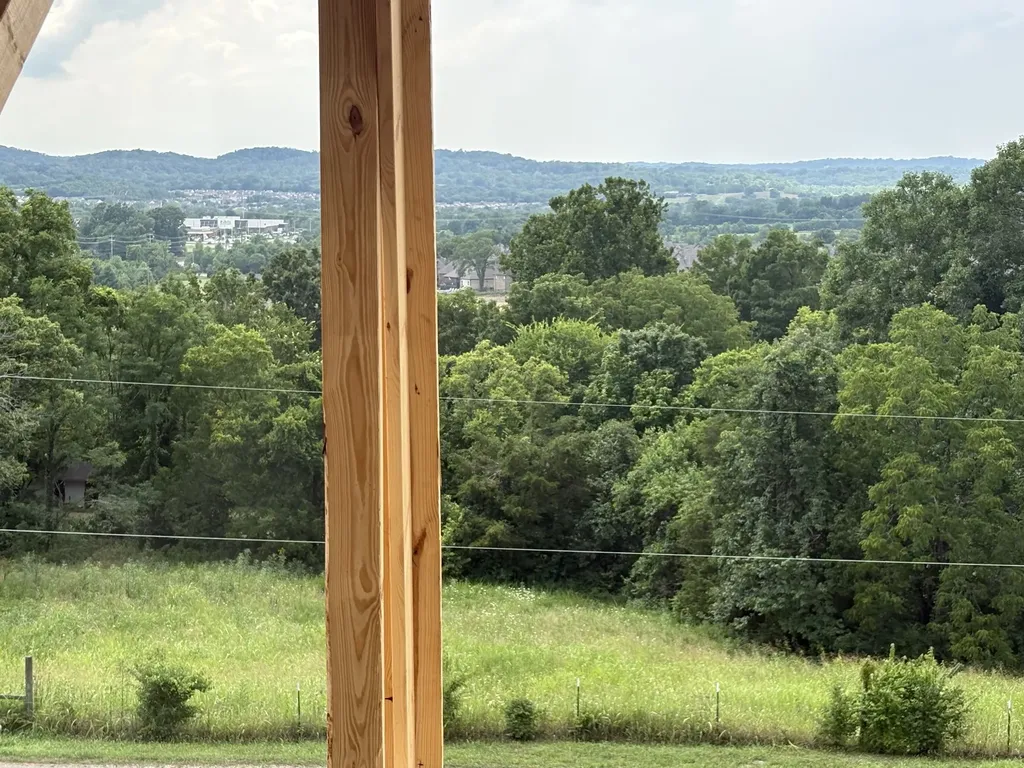 1740 Long Hollow Pike Gallatin TN 37066