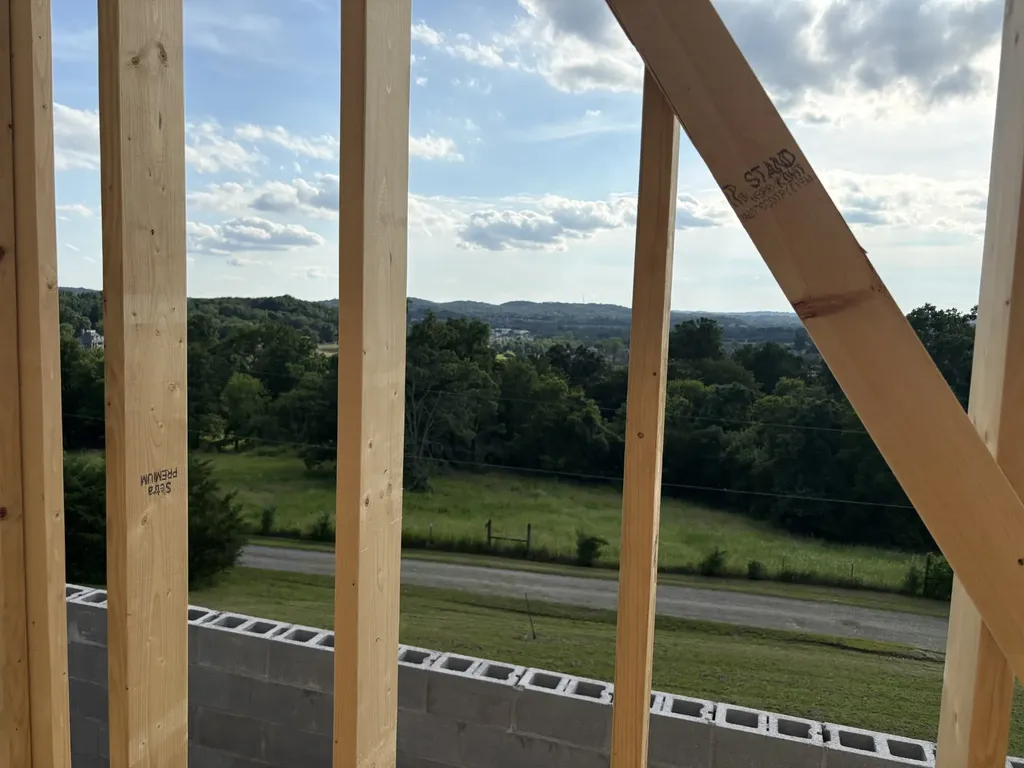 1740 Long Hollow Pike Gallatin TN 37066