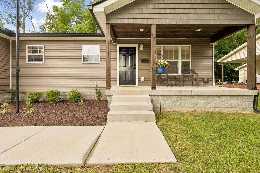 200 Cullum Avenue Dickson TN 37055