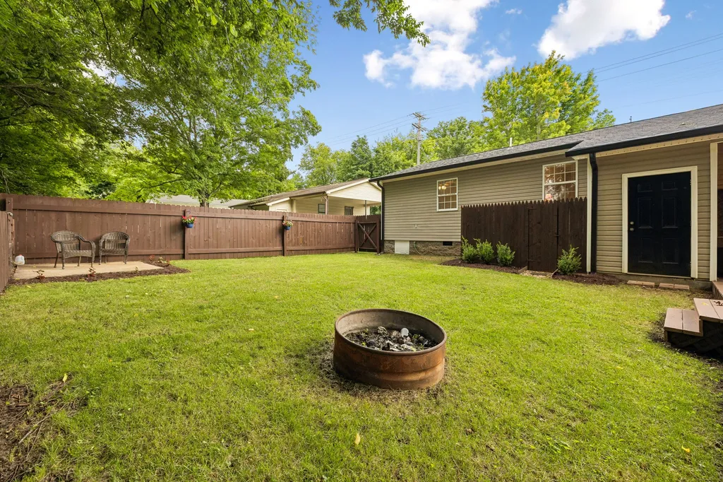 200 Cullum Avenue Dickson TN 37055