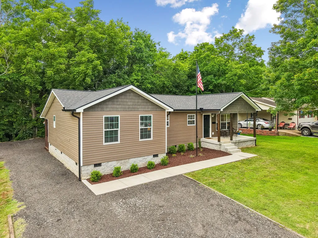 200 Cullum Avenue Dickson TN 37055