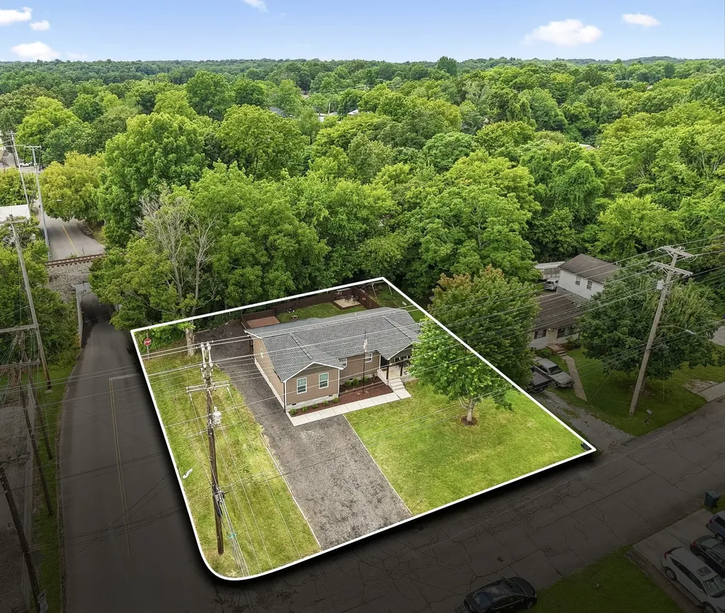200 Cullum Avenue Dickson TN 37055