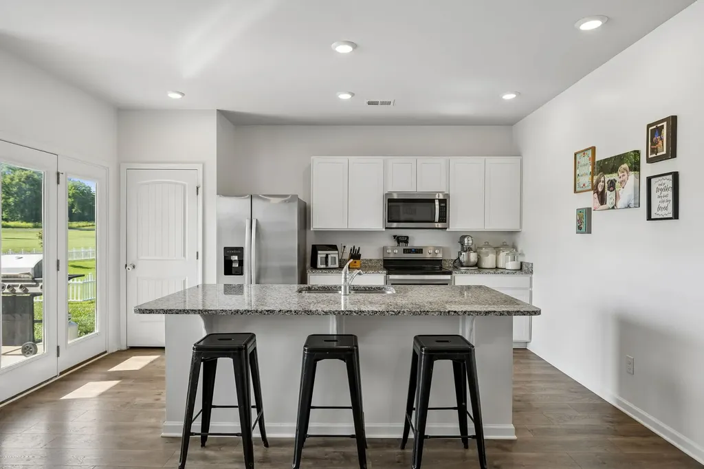 432 Lauren Lane Chapel Hill TN 37034