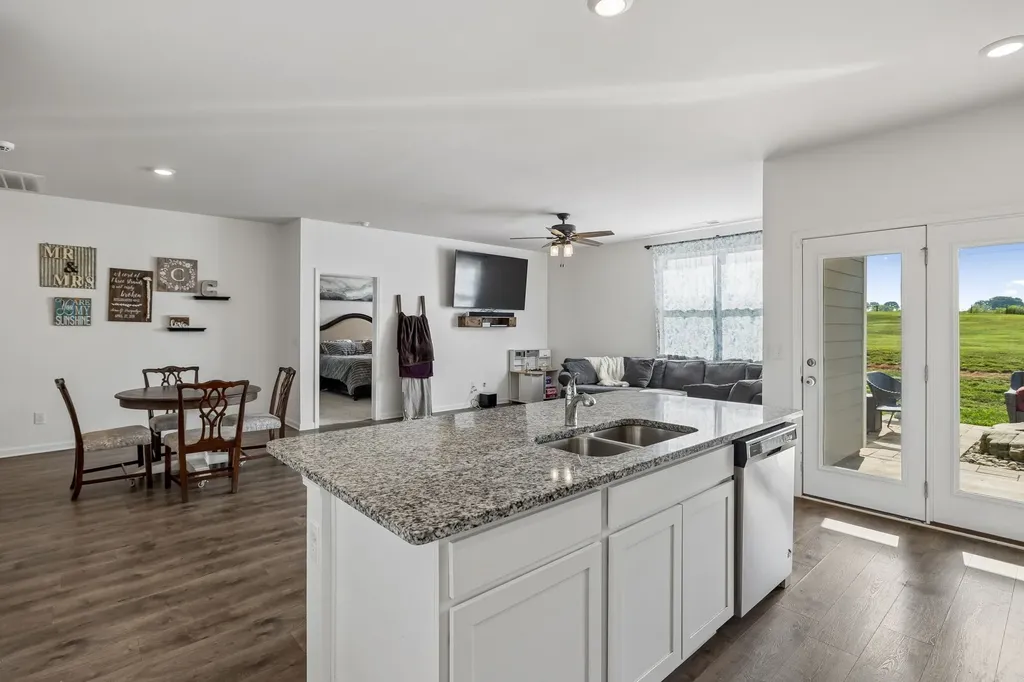 432 Lauren Lane Chapel Hill TN 37034