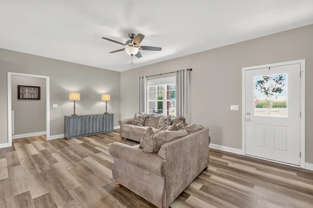 9970 Jim Cummings Highway Bradyville TN 37026