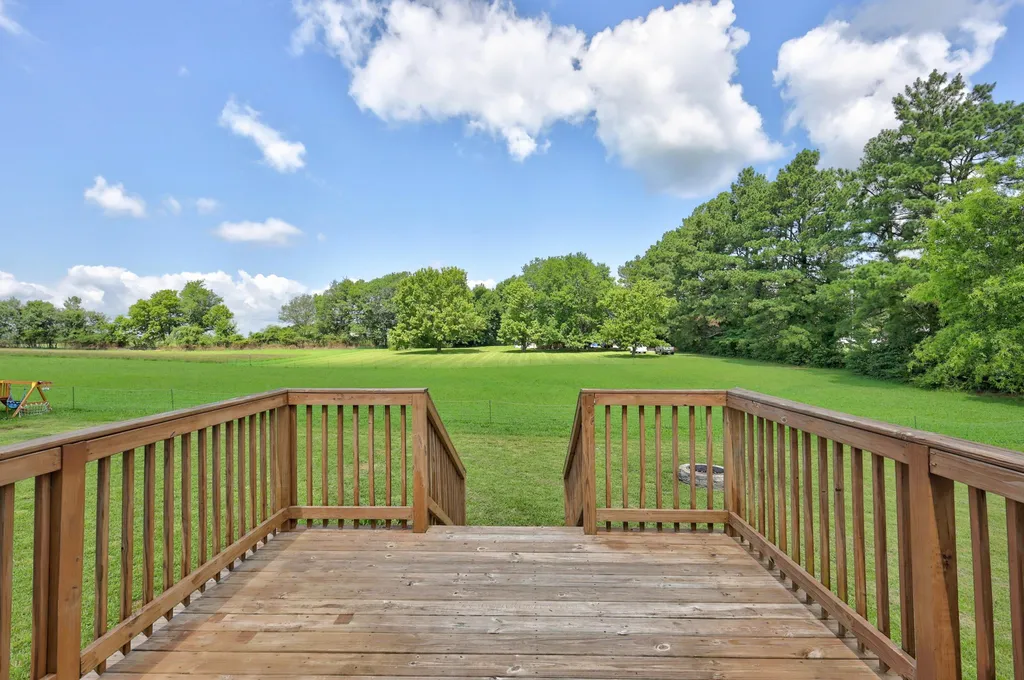 9970 Jim Cummings Highway Bradyville TN 37026
