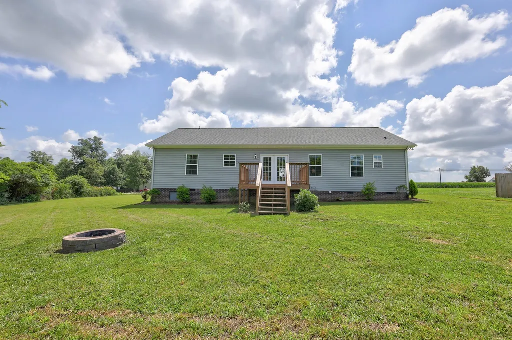 9970 Jim Cummings Highway Bradyville TN 37026