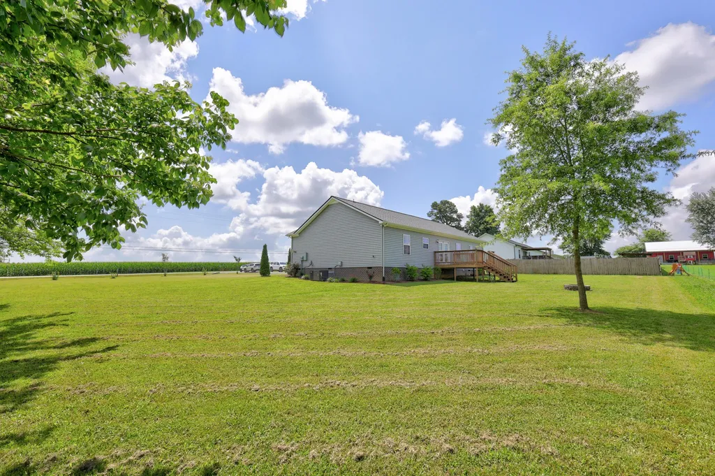 9970 Jim Cummings Highway Bradyville TN 37026