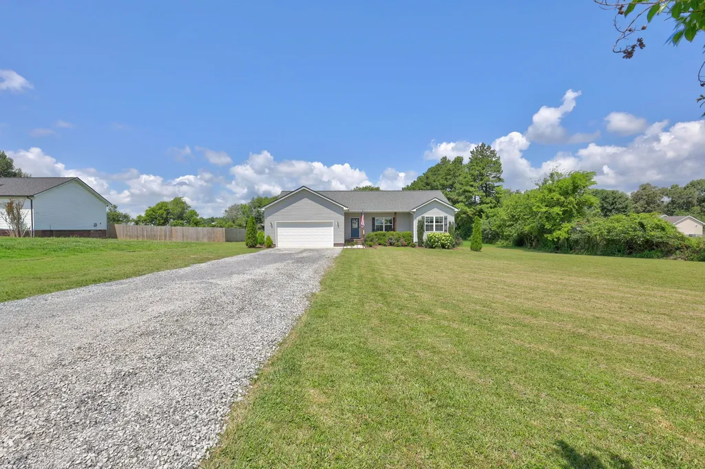 9970 Jim Cummings Highway Bradyville TN 37026