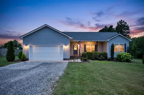 9970 Jim Cummings Highway Bradyville TN 37026