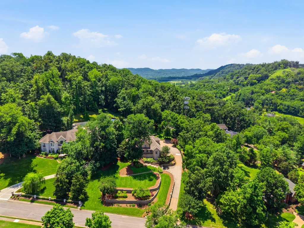 1112 Radnor Glen Drive Brentwood TN 37027
