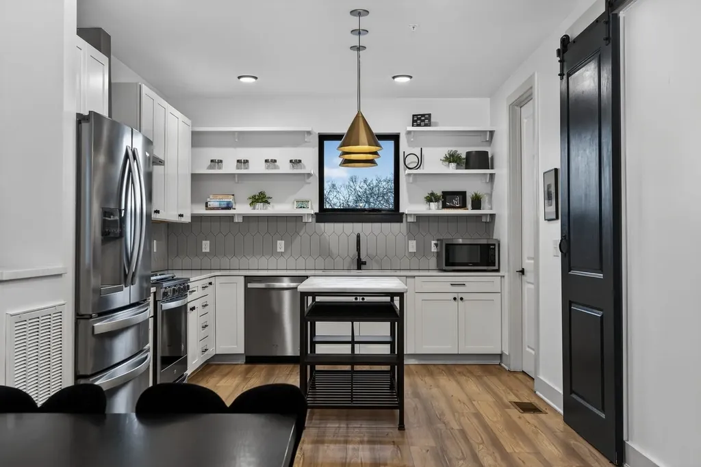 402 Cleveland Street Nashville TN 37207