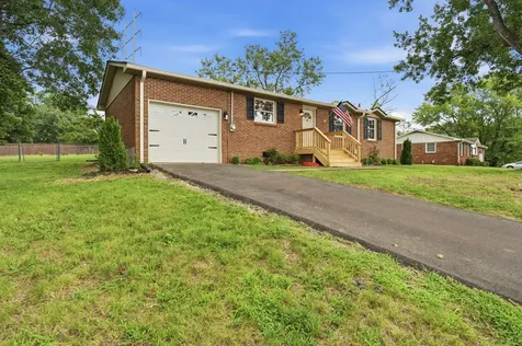 230 S Valley Road Hendersonville TN 37075