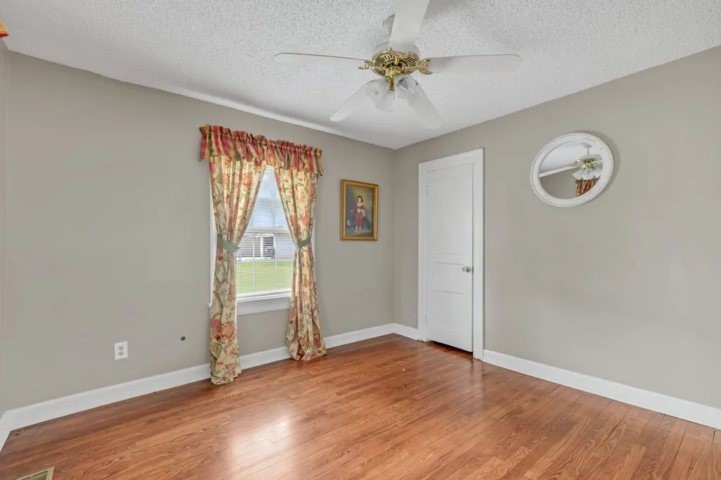262 N Willomont Avenue Gallatin TN 37066