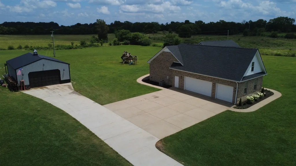 2829 Anes Station Road Lewisburg TN 37091