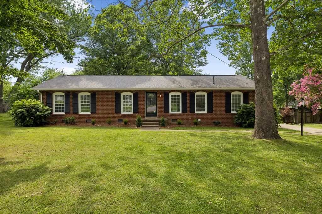 8063 Regency Drive Nashville TN 37221